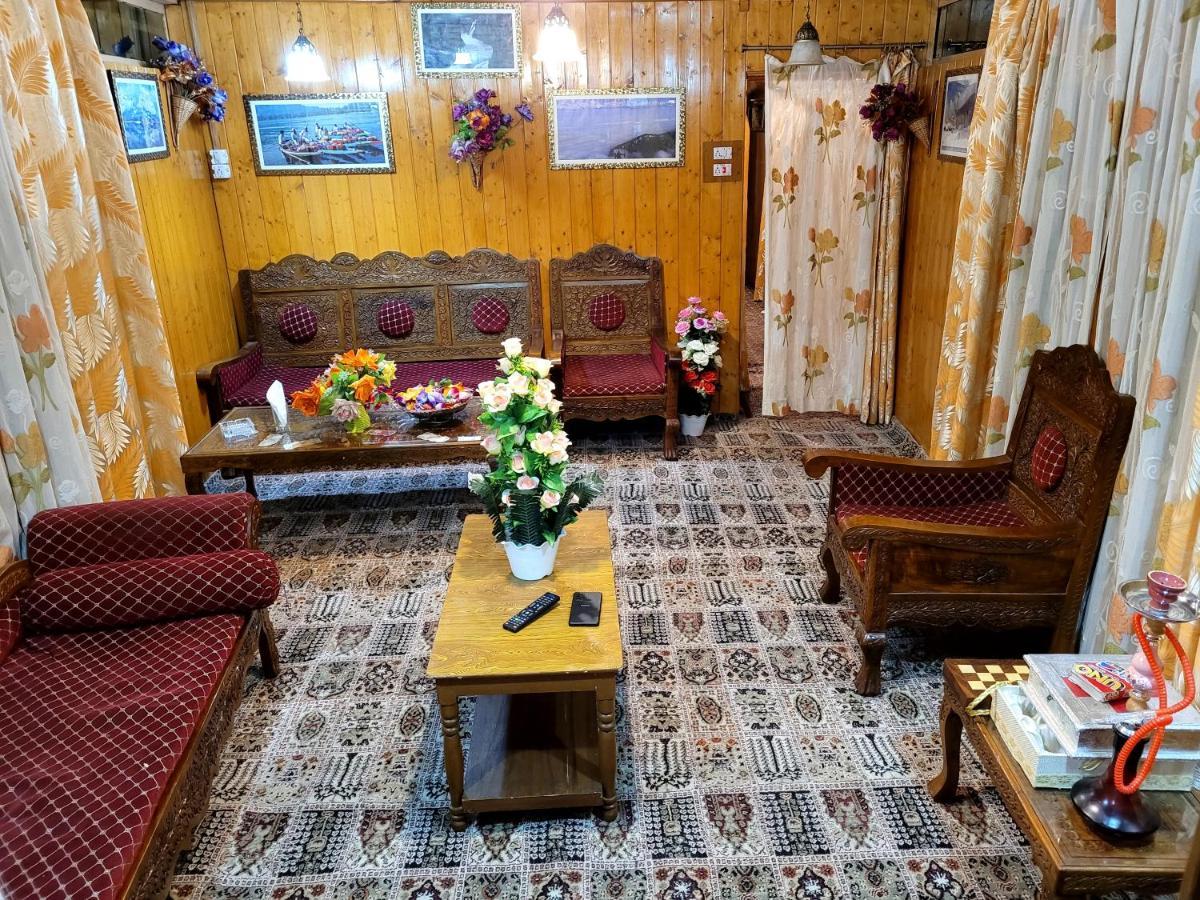 Tashkand Houseboat Srīnagar Eksteriør bilde