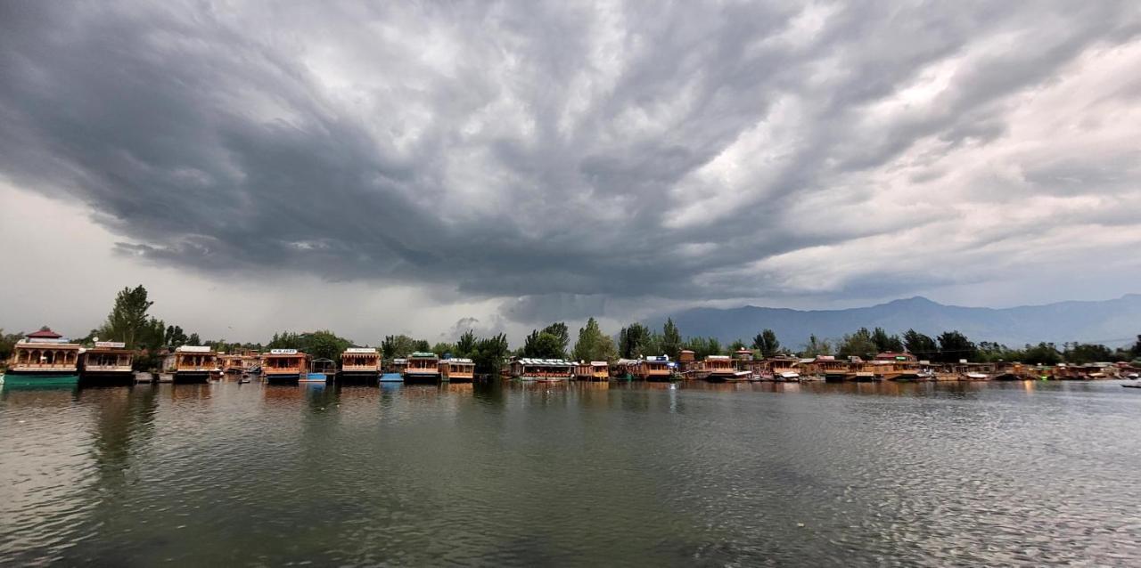 Tashkand Houseboat Srīnagar Eksteriør bilde