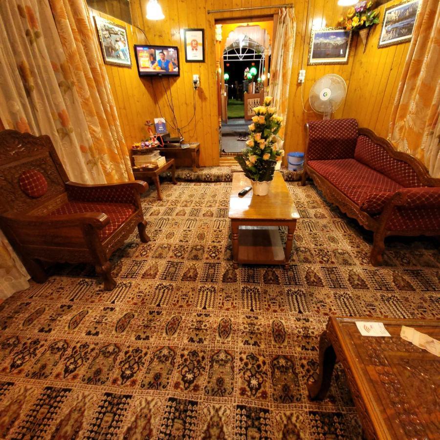 Tashkand Houseboat Srīnagar Eksteriør bilde